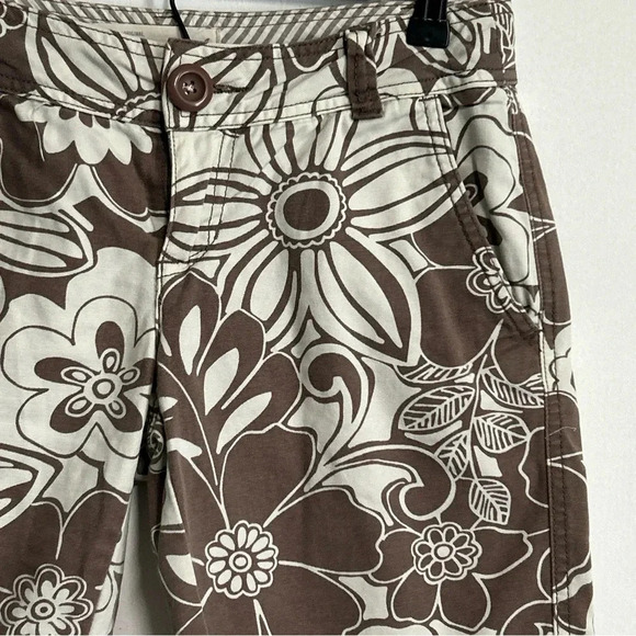 Aeropostale Women's Size 3/4 Floral Bermuda Shorts Brown White Retro Groovy Boho - Picture 2 of 15